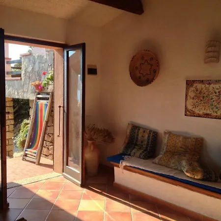 Casa Fronte Mare A La Maddalena Holiday home